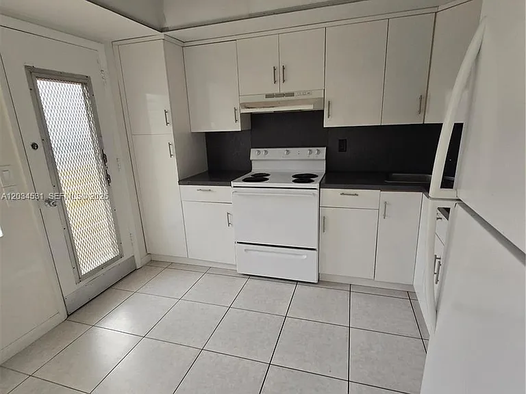 851 NE 14th Ave #414 — Photo 7
