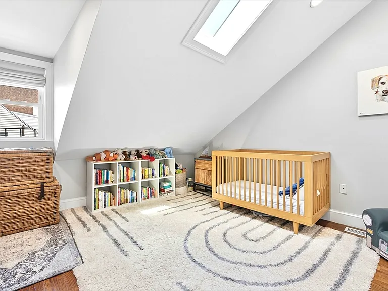 77 Green St #2 — Photo 14