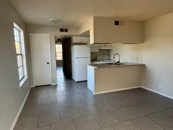 916 San Pedro Dr SE #3, Albuquerque, NM 87108