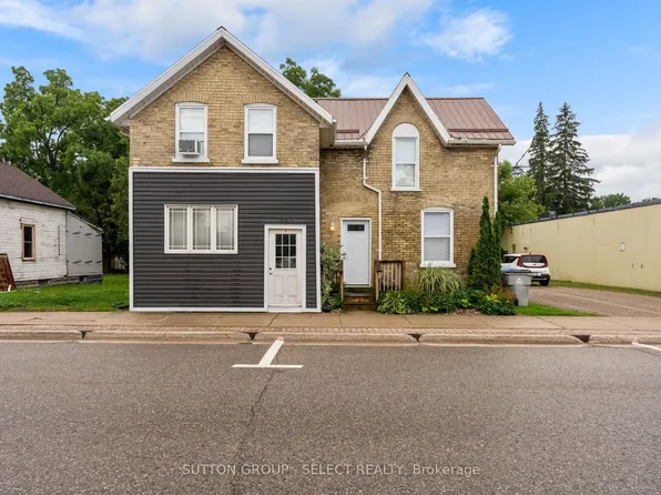103 King St, Bluewater, ON N0M 1X0