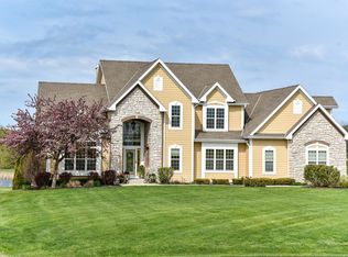 6112 Stefanie Way, Caledonia, WI 53108