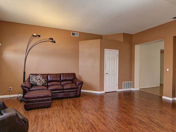 3rd image of 9208 Lakemont Dr
