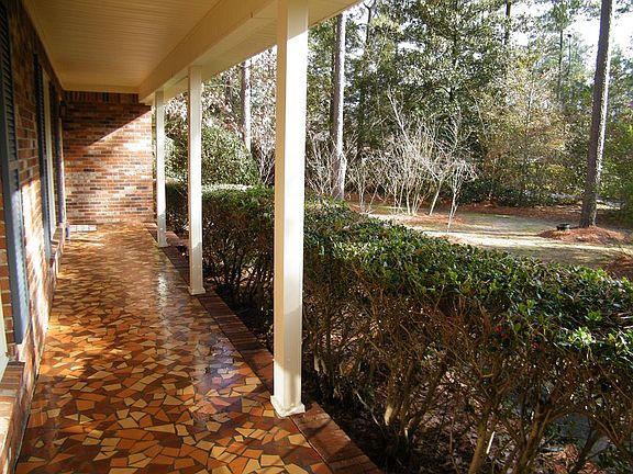 5th image of 1680 Huckleberry Dr