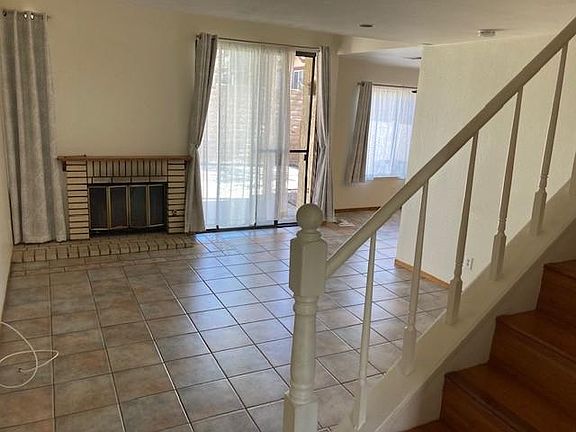 3rd image of 1031 S Palmetto Ave Unit M-4