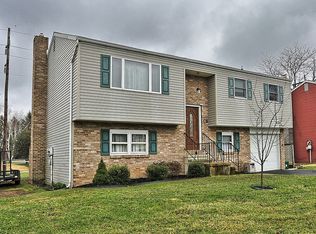 7 Sherwood Dr, Mechanicsburg, PA 17055