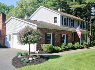 120 Pinewood Trl, East Aurora, NY 14052