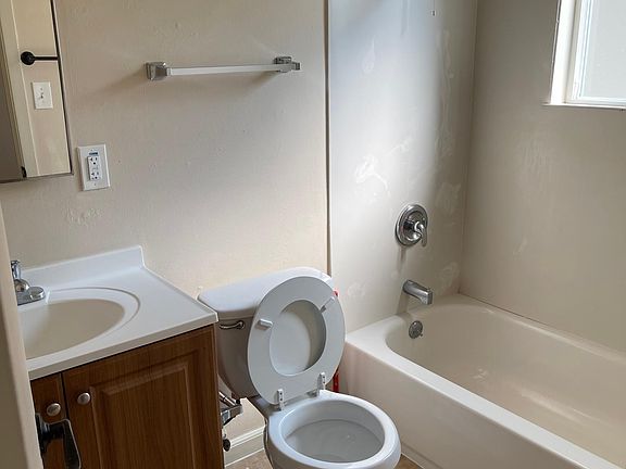 2nd image of 714 Opal Dr APT 5