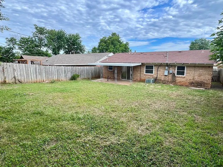 324 W Michael Dr — Photo 19