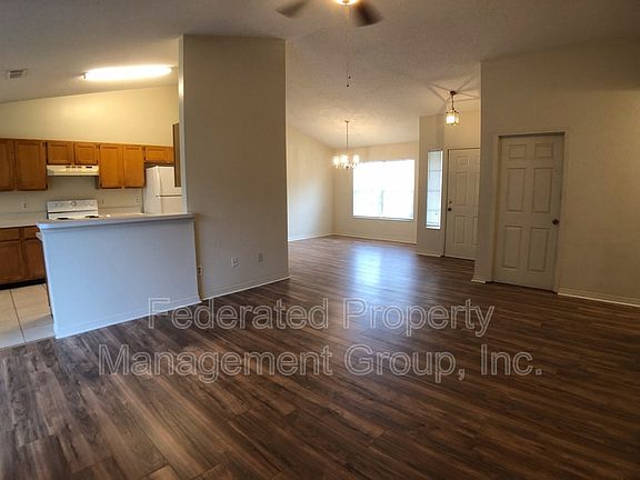 4th image of 8221 Hot Springs Dr N