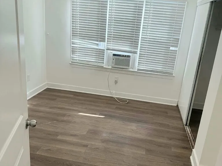 2231 Ellendale Pl #15 — Photo 8