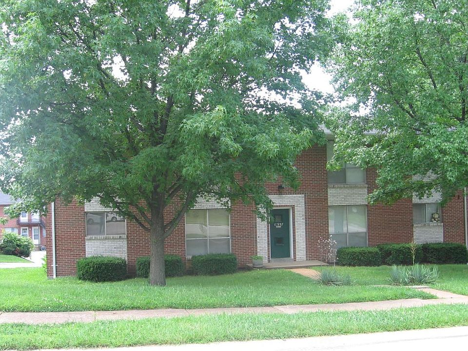 1st image of 10957 Whitehall Manor Dr