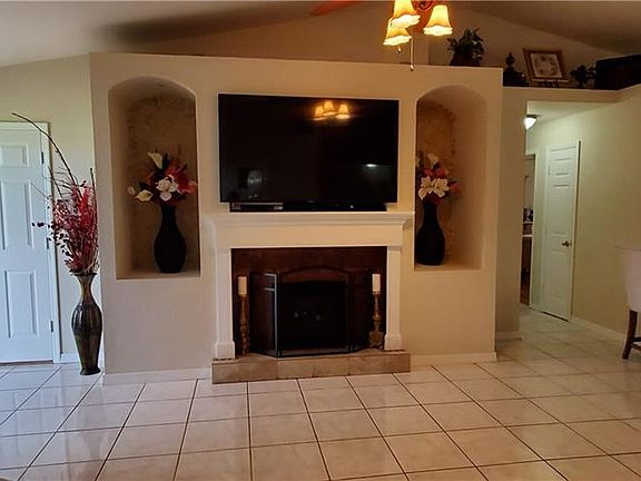 2nd image of 1140 SW 44th Ter
