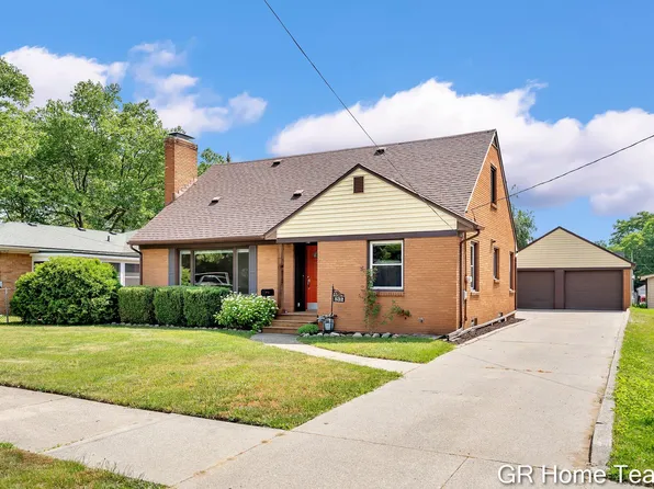 832 Van Buren Ave NW, Grand Rapids, MI 49504