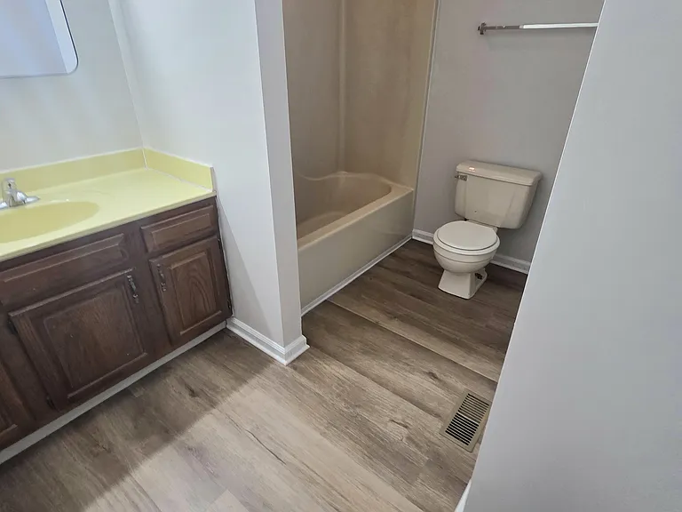 204 Strawberry Ln — Photo 14