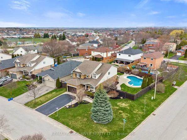 9 Clayton Cres, Clarington, ON L1C 4P2