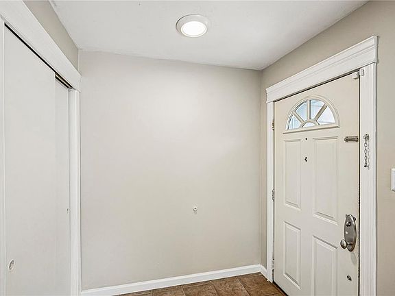 3rd image of 2428 Nottingham Rd