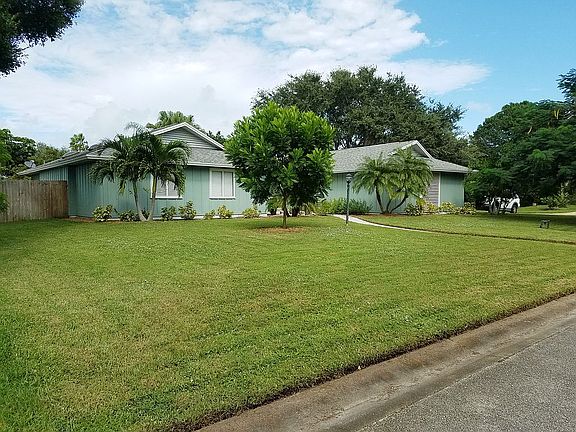 3rd image of 180 Forest Cay