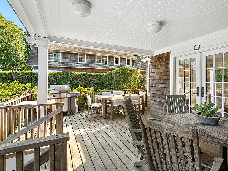 158 Halsey St — Photo 3