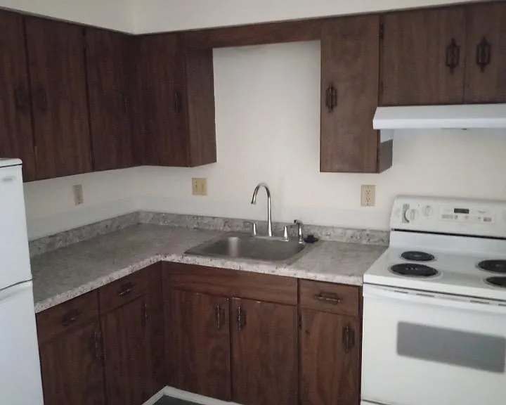 121 S Hazel St — Photo 7