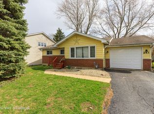 243 Bonnie Brae Ave, Grayslake, IL 60030