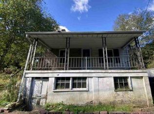 3196 Flint Hill Rd, Hellertown, PA 18055