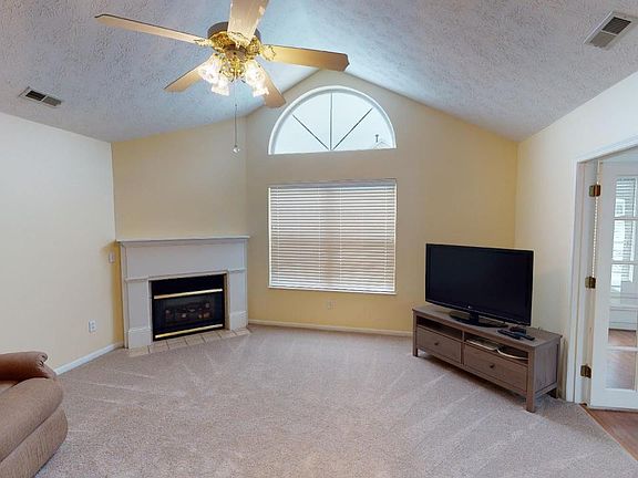 3rd image of 130 Wyngate Dr