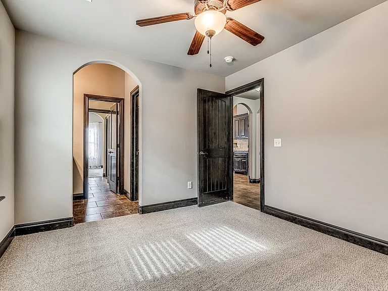 13609 Gentry Dr — Photo 24