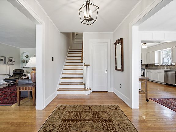 5th image of 245 23rd Street Dr SE
