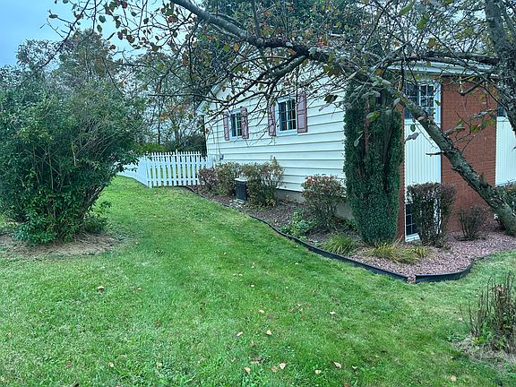 5th image of 60 Russell Dr