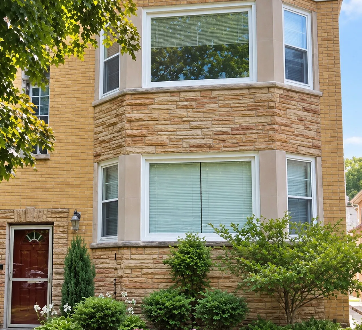 2 bed, 1136 sqft, $1,900 — Photo 1