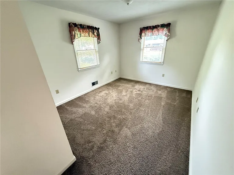 9 Wisteria Ln — Photo 13