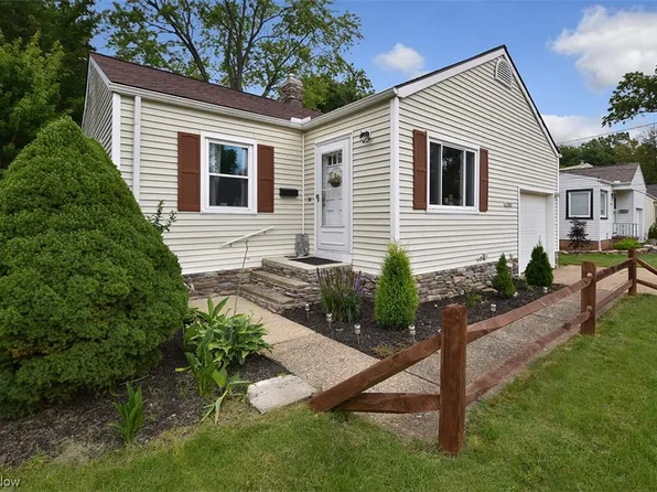 27882 Lincoln Rd, Bay Village, OH 44140