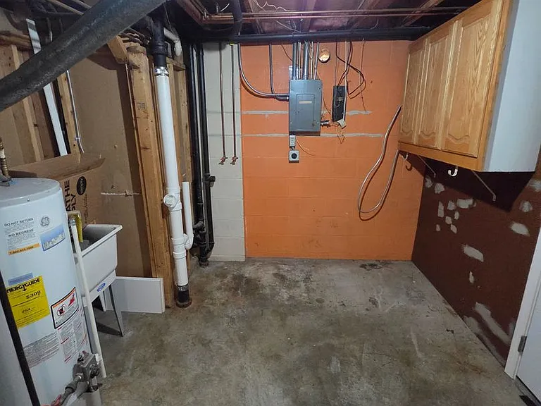 8811 Sprague Cir — Photo 13