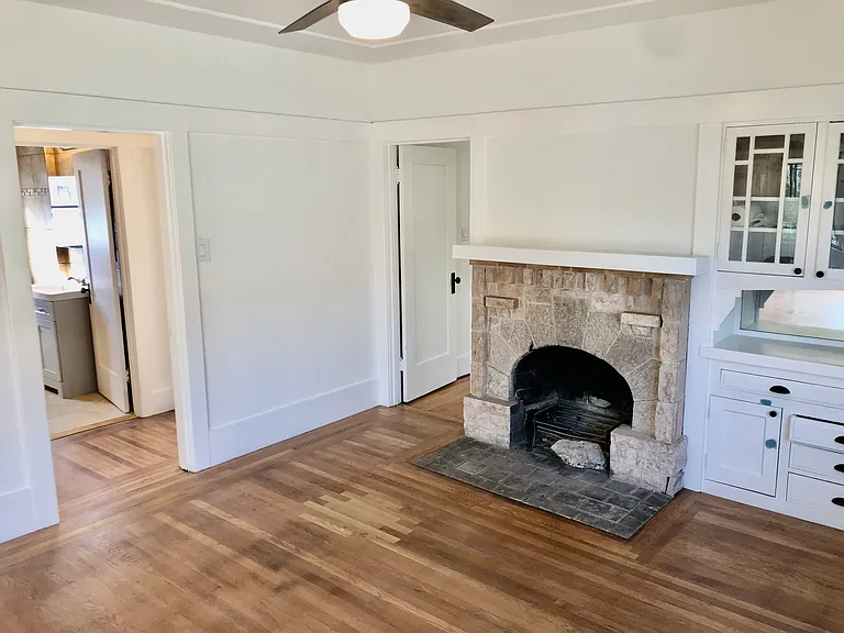 2226 Curtis St — Photo 7