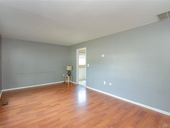 2nd image of 1031 S Alex Rd