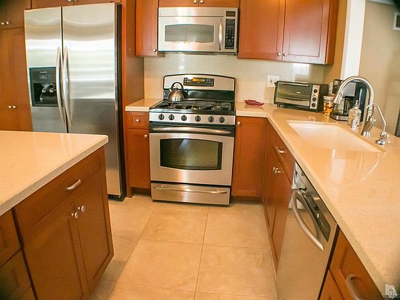 4th image of 870 Danvers Cir