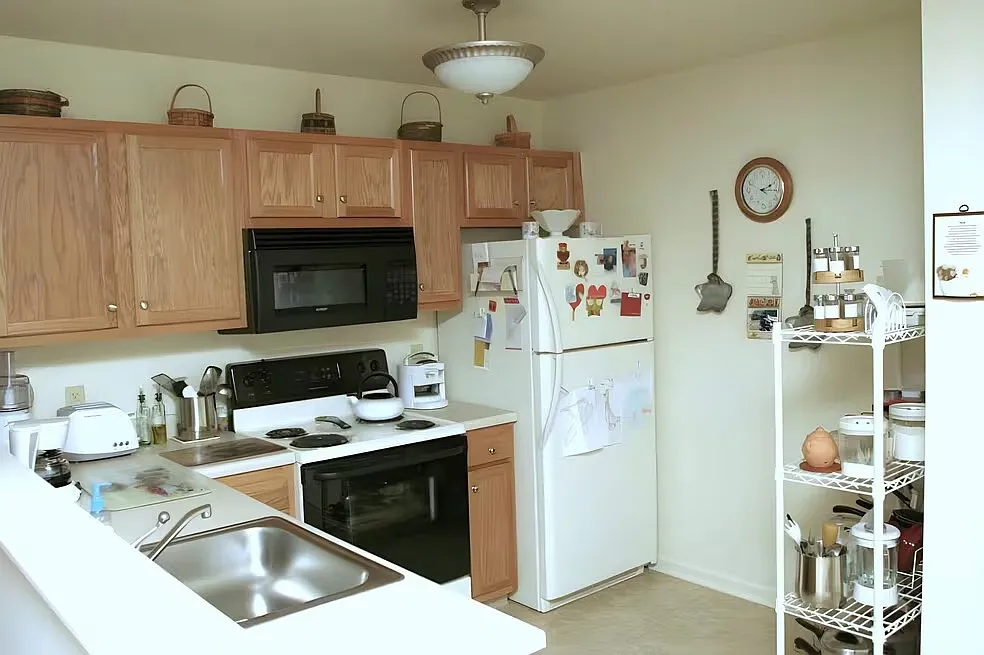 Brook Pointe — Photo 3