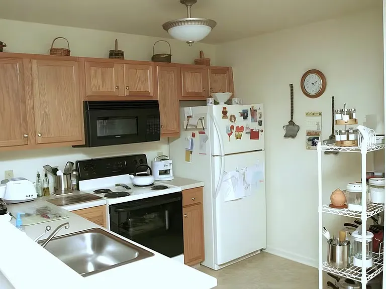 Brook Pointe — Photo 2