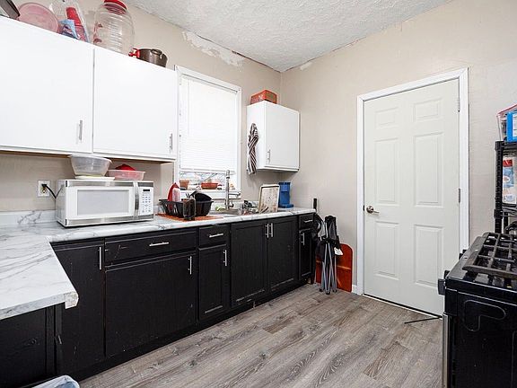 2nd image of 279 Cross St