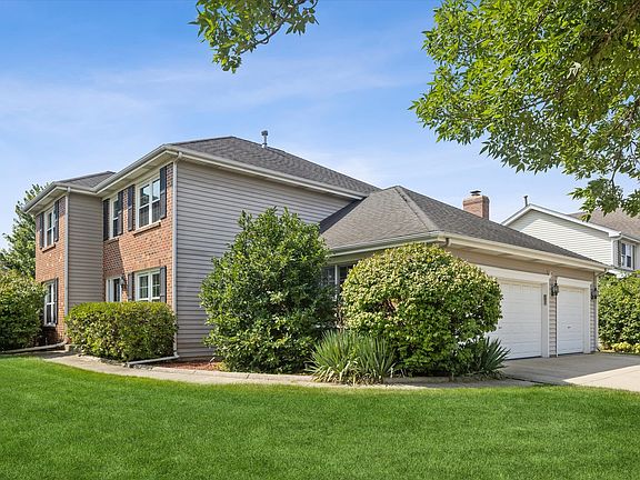2nd image of 1524 Fieldcrest Dr