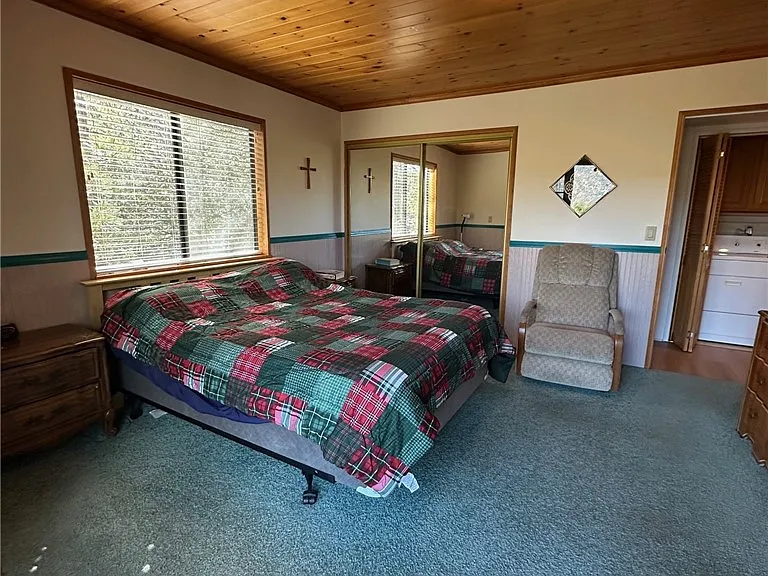 1521 Lassen Way — Photo 13