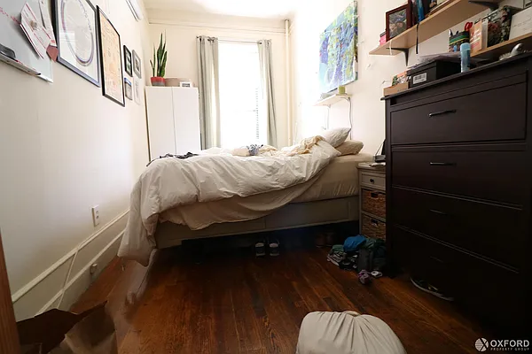 Rented by Oxford Property Group | media 10