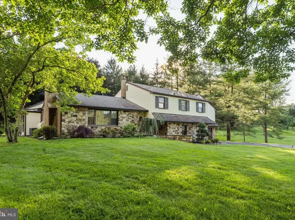 1611 W Lynn Dr, West Chester, PA 19382