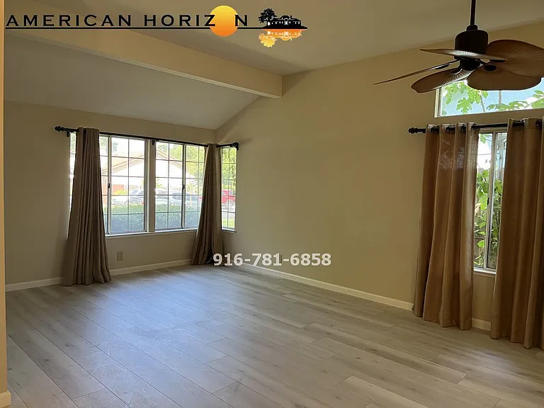 715 Merrill Ct — Photo 3