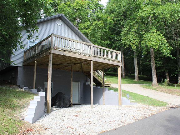 3rd image of 713 Lisanby Rd