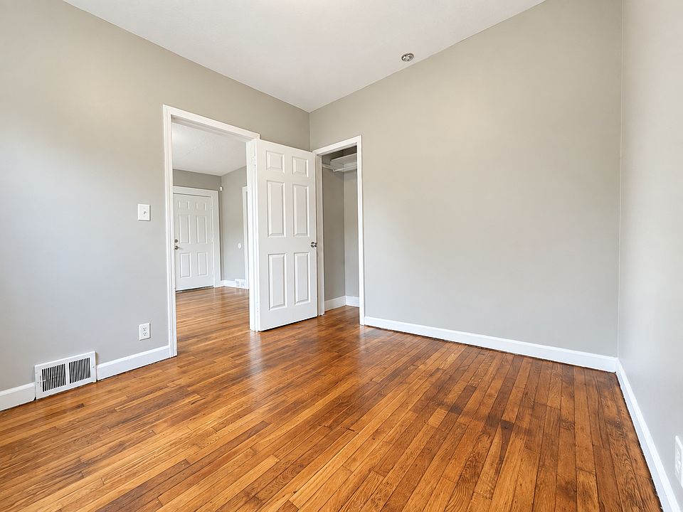 8403 Rivard Ave, photo 17