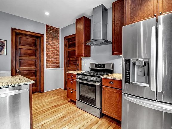 5th image of 393 W Delavan Ave #1