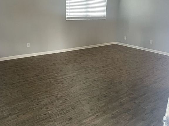 5th image of 2501 Renatta Dr APT 1