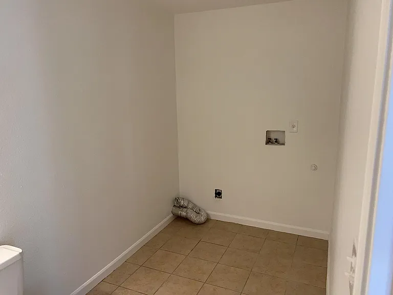 17815 SW Robert Ln — Photo 8