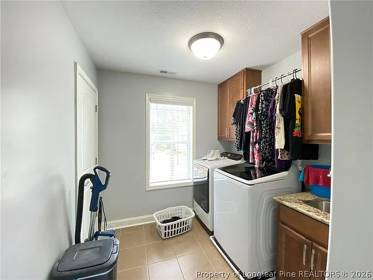 351 Maplewood Dr — Photo 9
